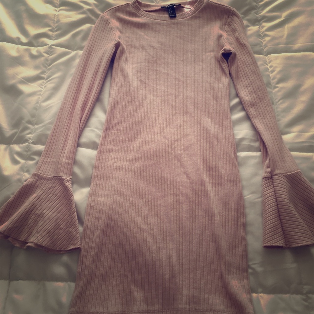 Light Pink Bodycon Dress with Flare Sleeves